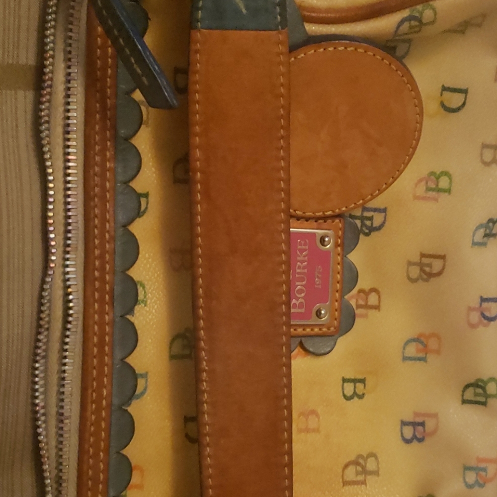 Dooney & Bourke - Picture 7 of 8